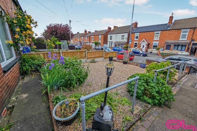220, Woods Lane, Burton-On-Trent photo 4