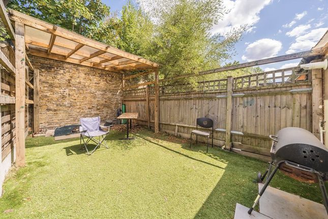 159, Derinton Road, London photo 2