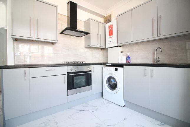 Thumbnail Flat to rent in Villiers Road, Southall