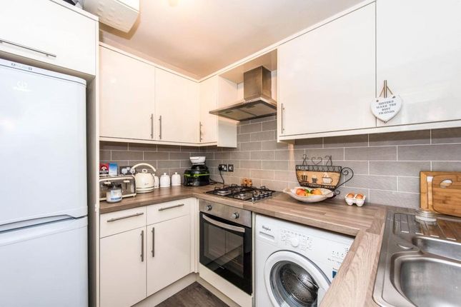 20, Lyster Mews, Surrey photo 2