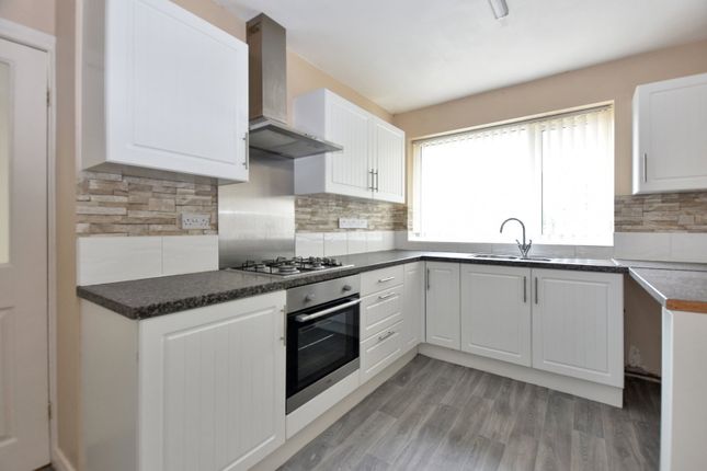 37, Castle View, Wakefield photo 3