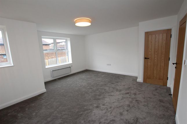 Flat for sale in Chapeltown Road, Bromley Cross, Bolton