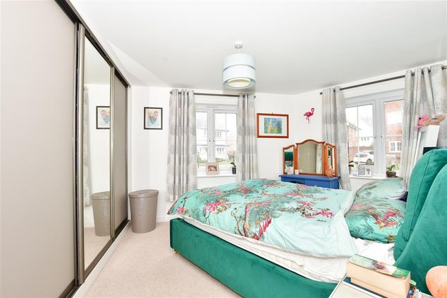 Flat for sale in Sycamore Road, Cranleigh, Surrey