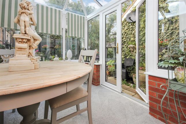 4, Manse Close, Rushden photo 4