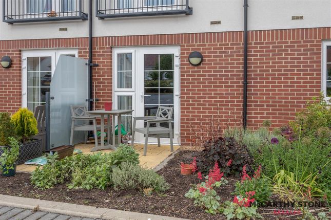 Thumbnail Flat for sale in Royal Gardens, Seymour Road, Buntingford