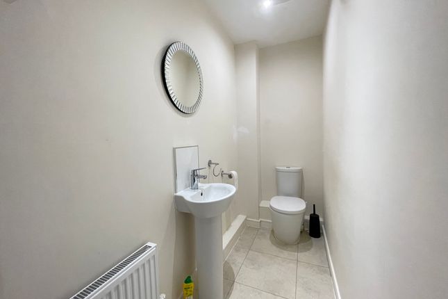 Flat 4, Milton Keynes photo 4
