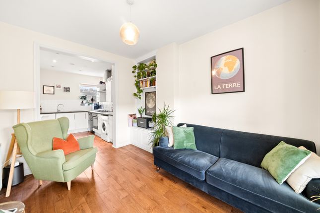Flat for sale in Half Acre Road, Hanwell
