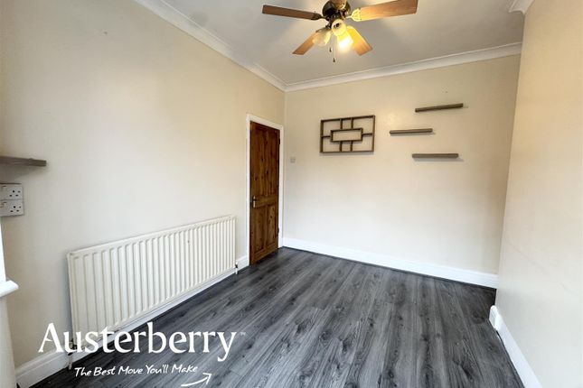 20, Owen Grove, Stoke-On-Trent photo 5