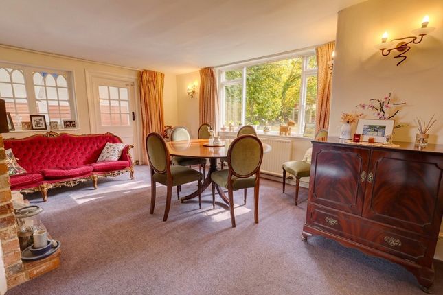 Whiteleaf Cottage,, Whiteleaf, Buckinghamshire photo 3