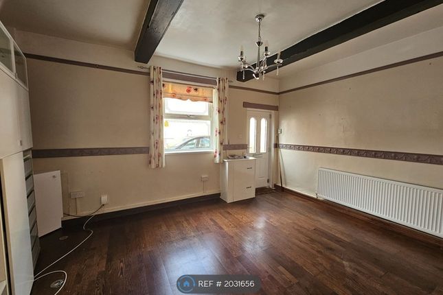 End terrace house to rent in John Street, Failsworth, Manchester