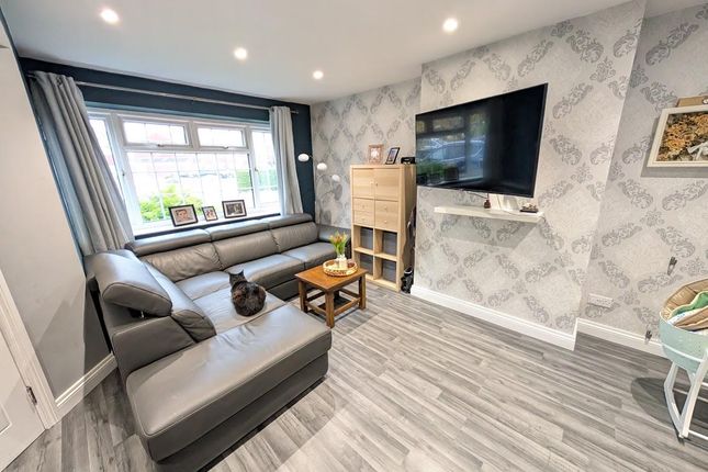 10, Wainbridge Crescent, Gloucestershire photo 2