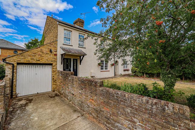 3-bed other on 12, Austins Place, Hemel Hempstead, £500,000