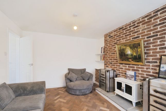 5, Dorton Avenue, Gainsborough photo 4