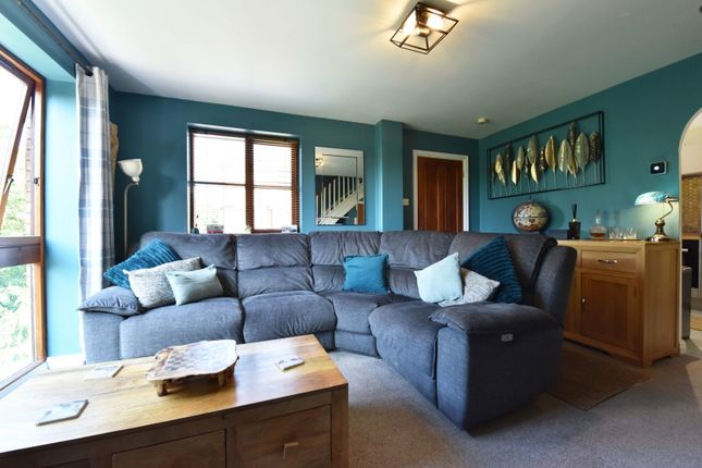 52, Surrey Drive, Kingswinford photo 3