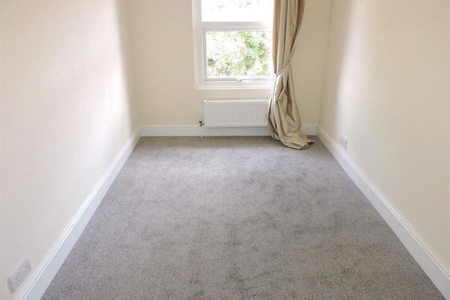 33, Howard Road, Dartford photo 5