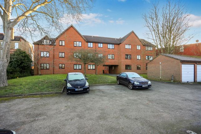 Flat for sale in Albion Road, Sutton