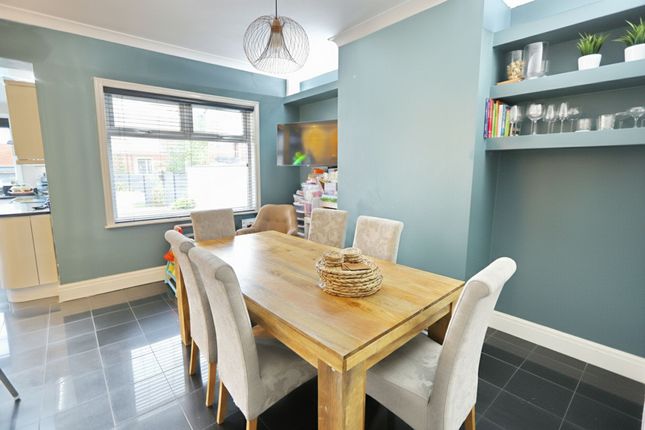 159 Radcliffe New Road, Manchester photo 5