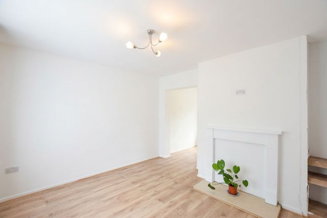 10 Priestley Gardens, Gateshead photo 4