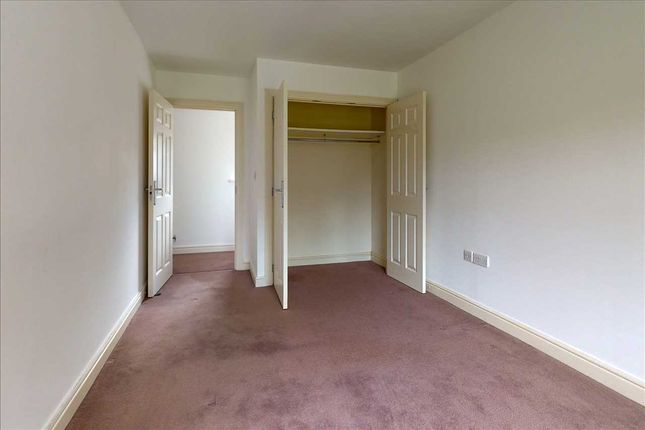 Flat for sale in Liverymen Walk, Greenhithe