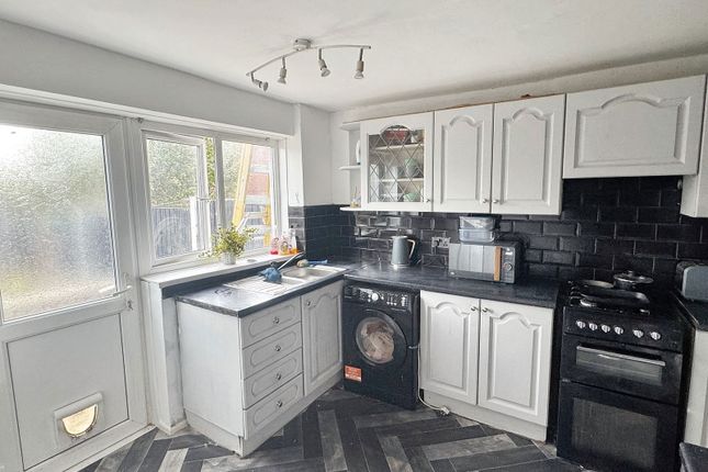 46, Abbey Road, Widnes photo 3