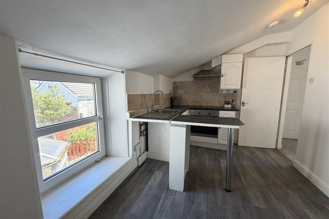 1a, East Charles Street, Camborne photo 3