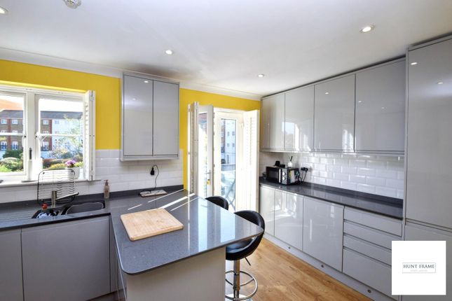 67, San Juan Court, Eastbourne photo 2