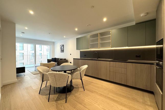 15 Botanica Apartments, 1 Watermeadow Lane, London photo 2