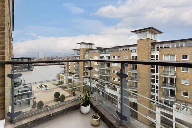 Flat for sale in Riverside West, Smugglers Way