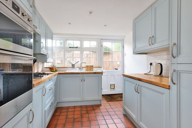 3 Cecil Lodge Cottages Bedmond Road, Abbots Langley photo 4