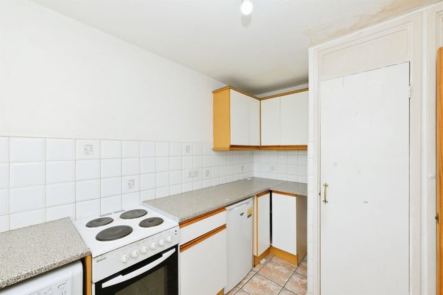 51, Macers Court, Broxbourne photo 4