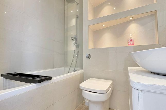819C, Romford Road, London photo 4