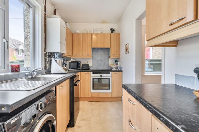 44 Roselands Gardens, Southampton photo 4