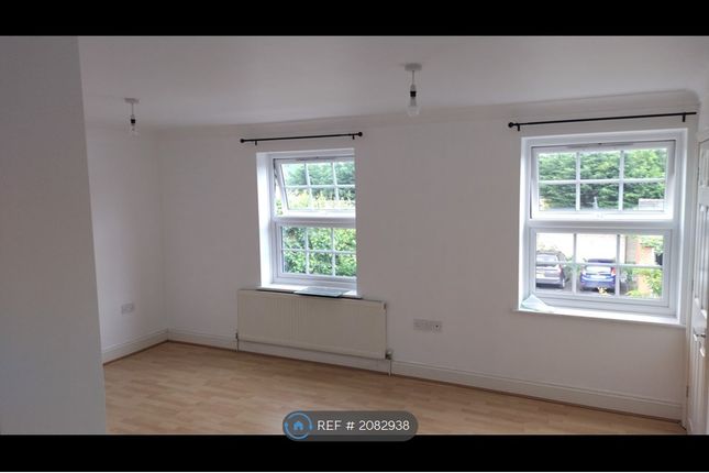 Thumbnail Flat to rent in Kings Road, Hitchin