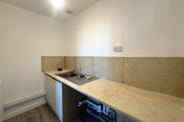 15 Elder Drive, Dewsbury photo 3