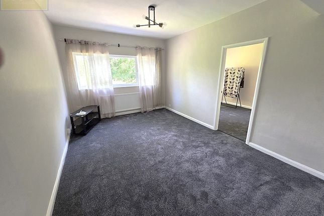 426A Flixton Road, Manchester photo 2