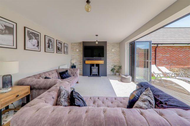 5, Gladiolus Grove, Worthing photo 4