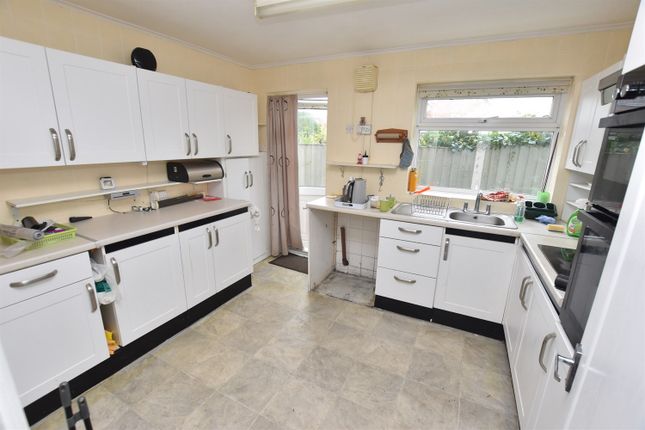 37, Orford Crescent, Old Springfield, Chelmsford photo 2