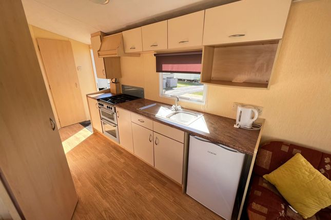 6, Fairway Holiday park, Sandown photo 3