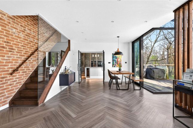 22, Jessamy Road, Surrey photo 2