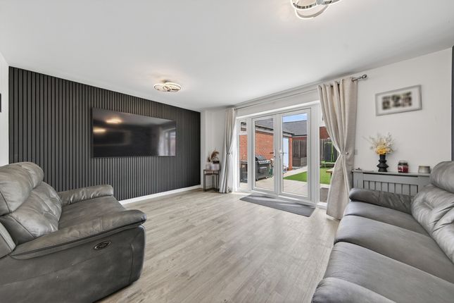18, Holdenby Drive, Raunds photo 4