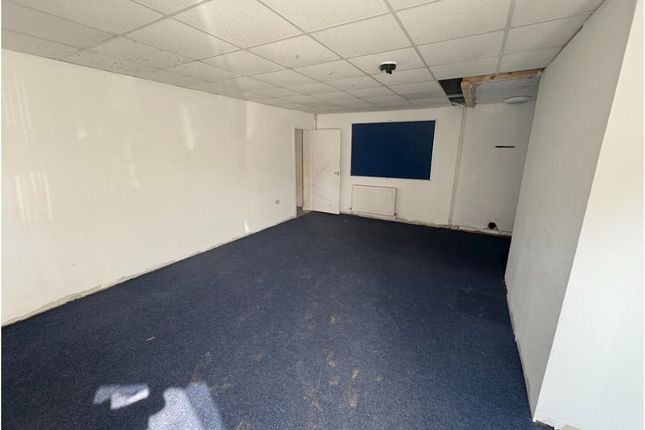 17-2, Meadow Industrial Estate, Water Street, Stockport photo 2