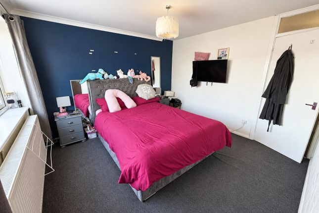 62, Clandon Road, Chatham photo 4