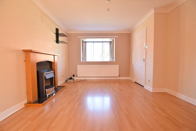 2, Owlett Mead Close, Wakefield photo 2