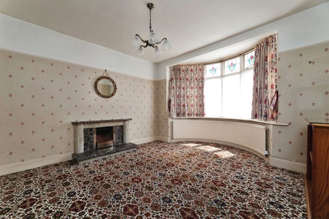 35, Beccles Drive, Barking photo 3