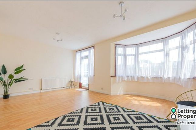 flat 6, 2-10, Billet Road, London photo 3