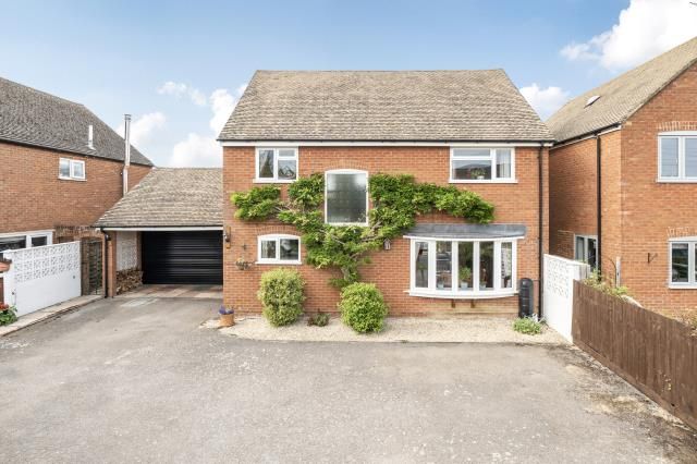 Rivendell,, Bicester Road, Buckingham photo 3