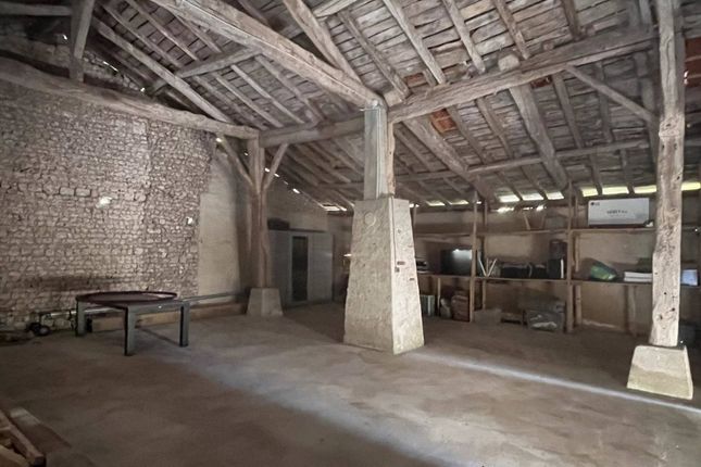 Farmhouse for sale in Montmoreau, Poitou-Charentes, 16190, France