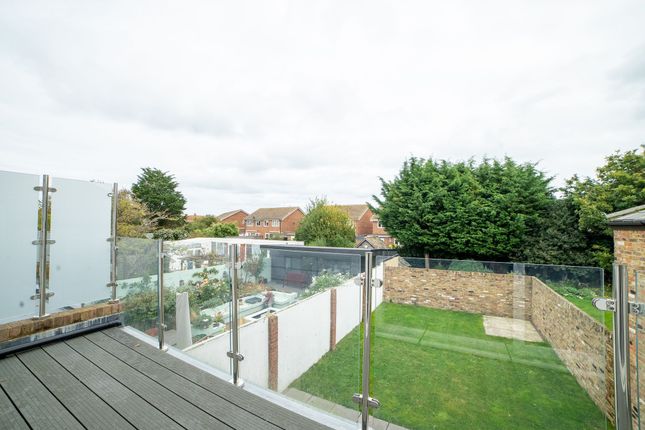 90b Golf Road, Deal photo 2