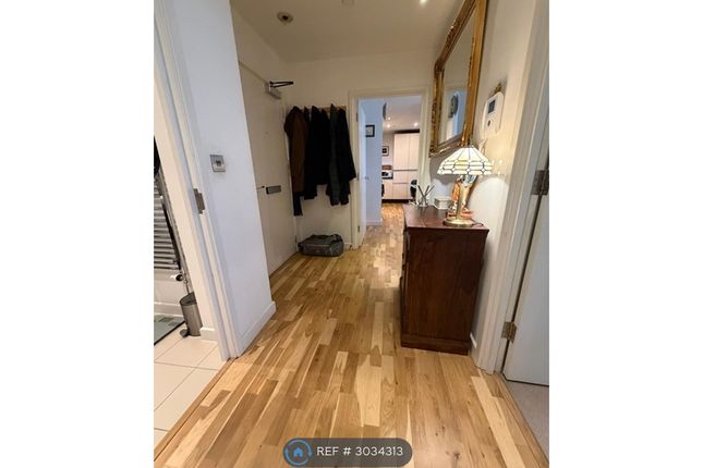 Apartment, Black Prince Road, London photo 2