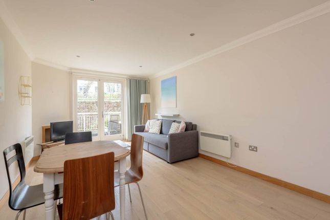 Hamilton Court, Cromwell Road, North Berwick, North Berwick photo 3